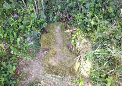 Photo de la croix de type Crozant dite croix d'accès aux Brousses ou croix de la Chinaud avant réparations