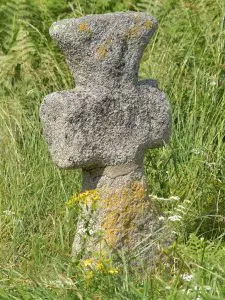 Photo de la croix de type Crozant dite Croix d'accès au Puybaron