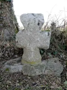 Photo de la croix de type Crozant dite croix d'accès aux Ecures
