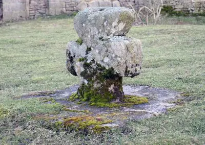 Photo de la croix de type Crozant dite croix des Places ou croix d'accès au Château