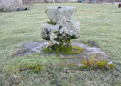 Photo de la croix de type Crozant dite croix des Places ou croix d'accès au Château