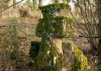 Photo de la croix de type Crozant dite croix d'accès au Perthuis ou croix Meunier