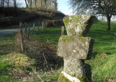 Photo de la croix de type Crozant dite croix d'accès à La Querlière