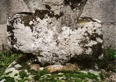 Photo de la croix de type Crozant dite croix d'accès à Maisons - Sur la route