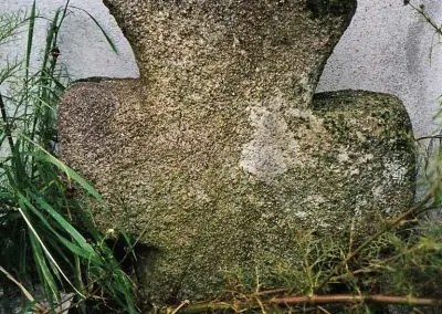 Photo de la croix de type Crozant dite croix d'accès à Maisons - Sur la route